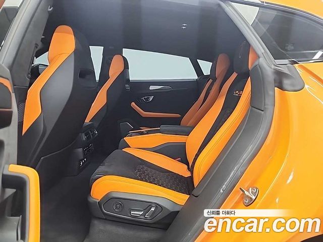 Lamborghini Urus 2021 — photo 12