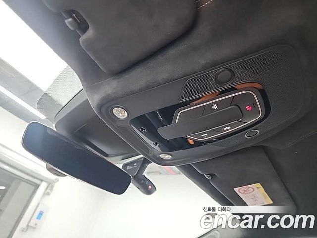 Lamborghini Urus 2021 — photo 16