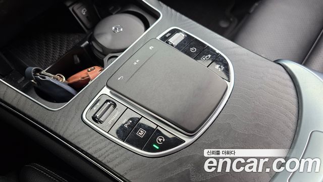 Mercedes-Benz GLC-Class 2023 — photo 21