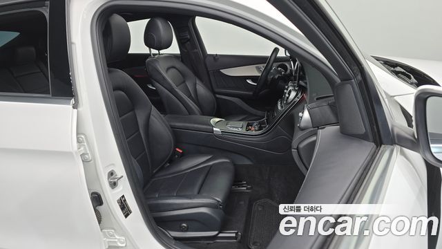 Mercedes-Benz GLC-Class 2023 — photo 16