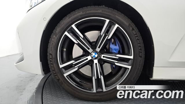 BMW 3-Series 2025 — photo 5
