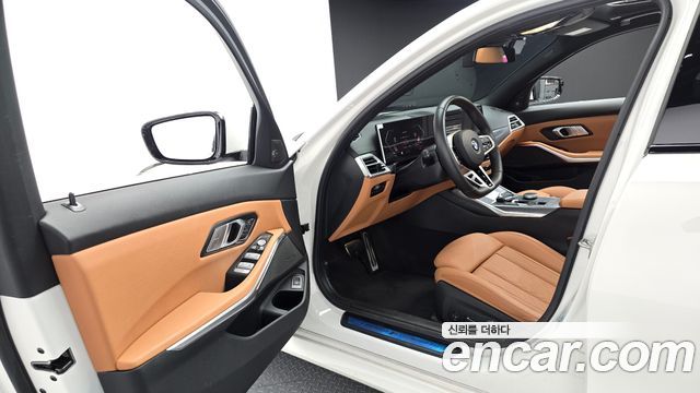 BMW 3-Series 2025 — photo 10
