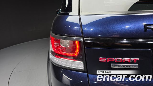 Land Rover Range Rover Sport 2017 — photo 9