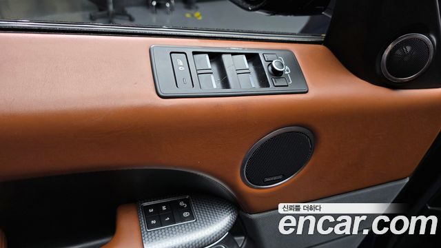 Land Rover Range Rover Sport 2017 — photo 31