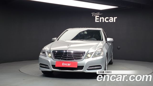 Mercedes-Benz E-Class 2012 — photo 3