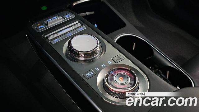 Genesis GV70 2021 — photo 9
