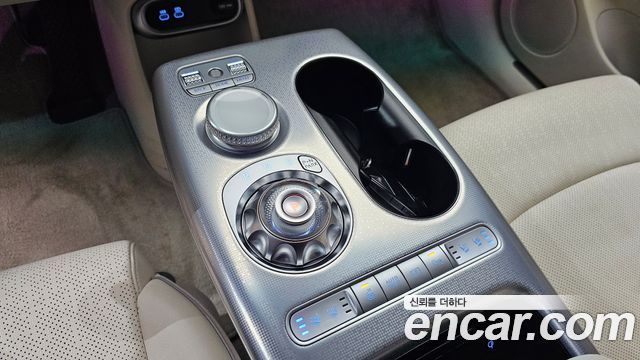 Genesis GV60 2023 — photo 12