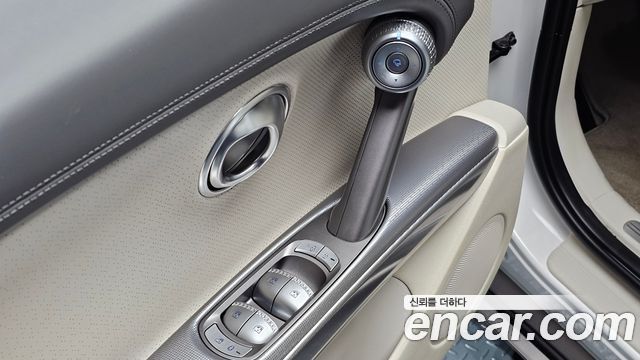 Genesis GV60 2023 — photo 23