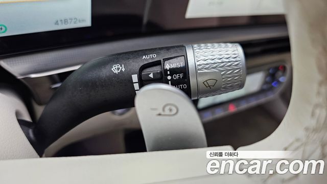 Genesis GV60 2023 — photo 25