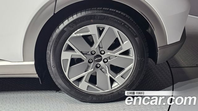 Genesis GV60 2023 — photo 7