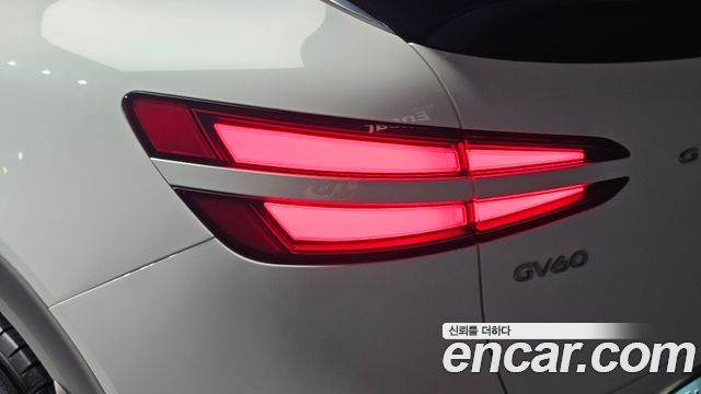 Genesis GV60 2023 — photo 9