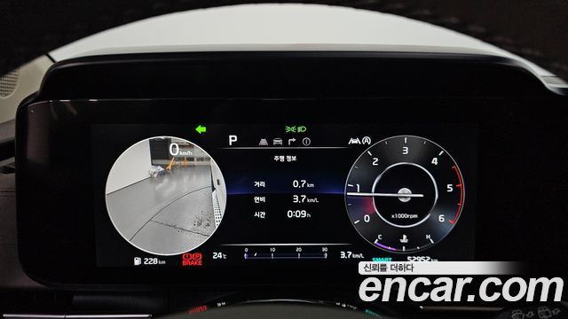 Kia Canival 2022 — photo 11