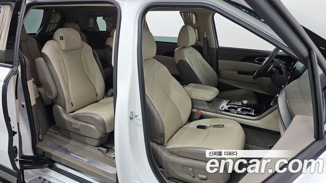 Kia Canival 2022 — photo 17