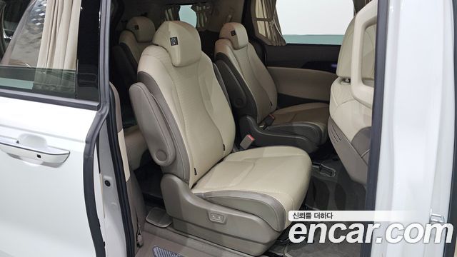 Kia Canival 2022 — photo 18
