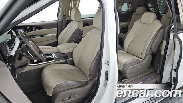 Kia Canival 2022 — photo 16