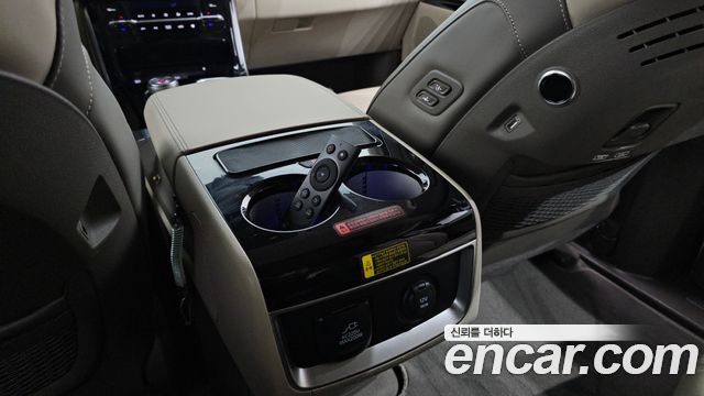 Kia Canival 2022 — photo 31
