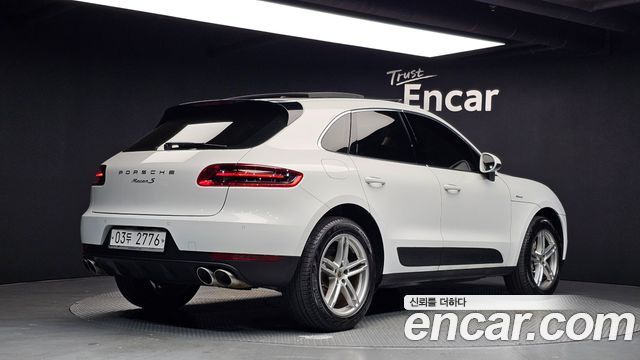 Porsche Macan 2017 — photo 2
