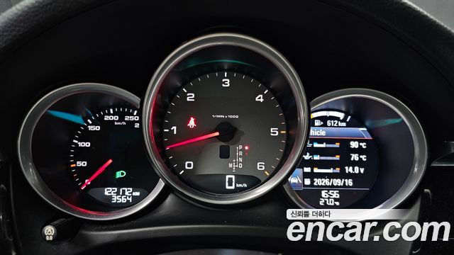 Porsche Macan 2017 — photo 11
