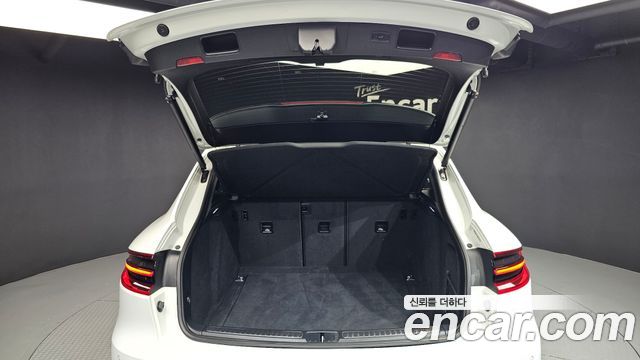 Porsche Macan 2017 — photo 26