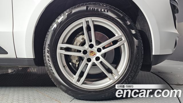 Porsche Macan 2017 — photo 7
