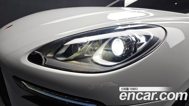 Porsche Macan 2017 — photo 8