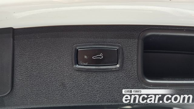 Porsche Macan 2017 — photo 27