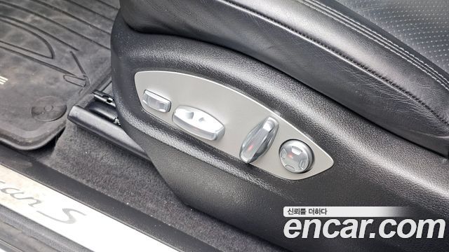 Porsche Macan 2017 — photo 32