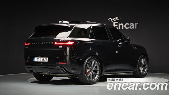 Land Rover Range Rover Sport 2023 — photo 2