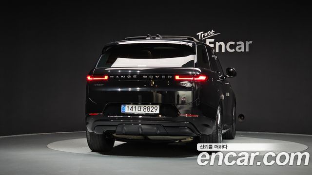 Land Rover Range Rover Sport 2023 — photo 4