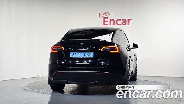 Tesla Model Y 2022 — photo 4