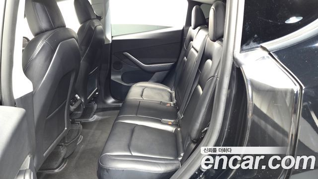 Tesla Model Y 2022 — photo 17