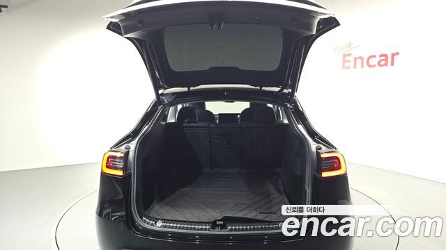 Tesla Model Y 2022 — photo 24