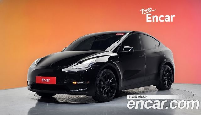 Tesla Model Y 2022 — photo 1