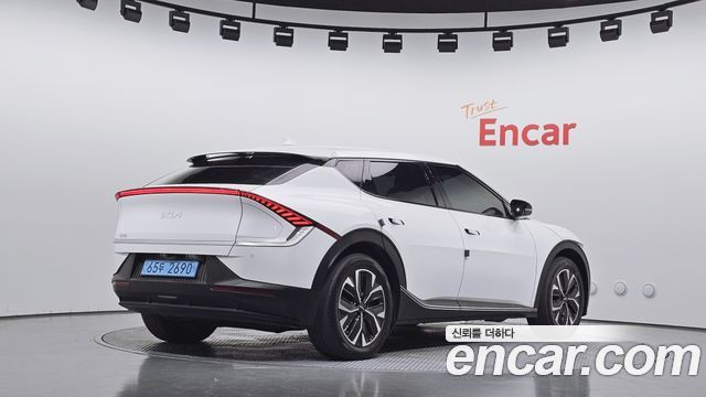 Kia EV6 2022 — photo 2