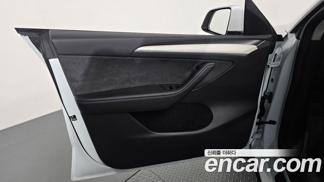 Tesla Model Y 2024 — photo 14
