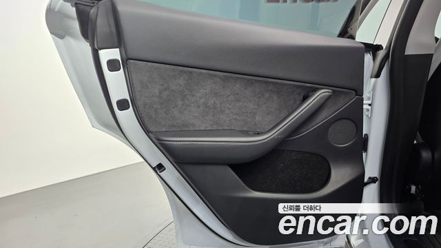 Tesla Model Y 2024 — photo 15