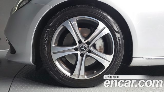 Mercedes-Benz E-Class 2019 — photo 5