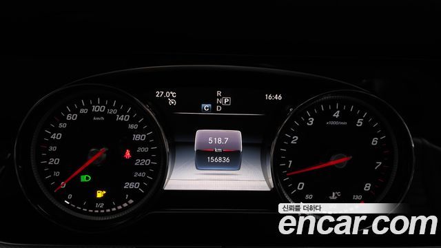 Mercedes-Benz E-Class 2019 — photo 11