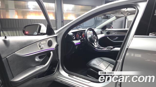 Mercedes-Benz E-Class 2019 — photo 13