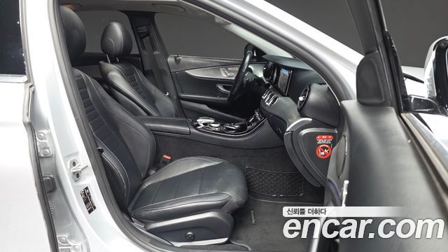 Mercedes-Benz E-Class 2019 — photo 17