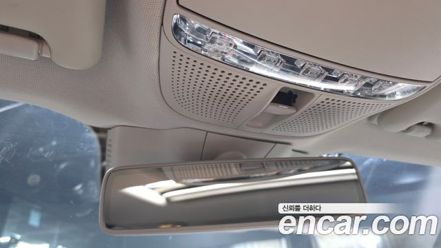 Mercedes-Benz E-Class 2019 — photo 23