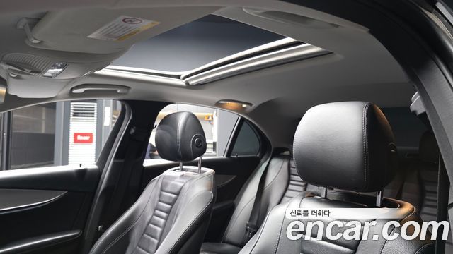 Mercedes-Benz E-Class 2019 — photo 24