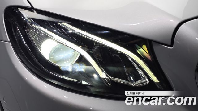 Mercedes-Benz E-Class 2019 — photo 8