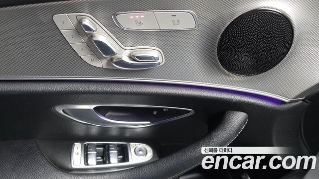 Mercedes-Benz E-Class 2019 — photo 29