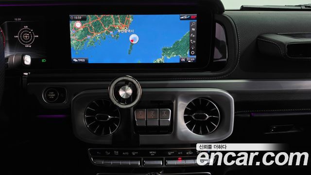 Mercedes-Benz G-Class 2020 — photo 18