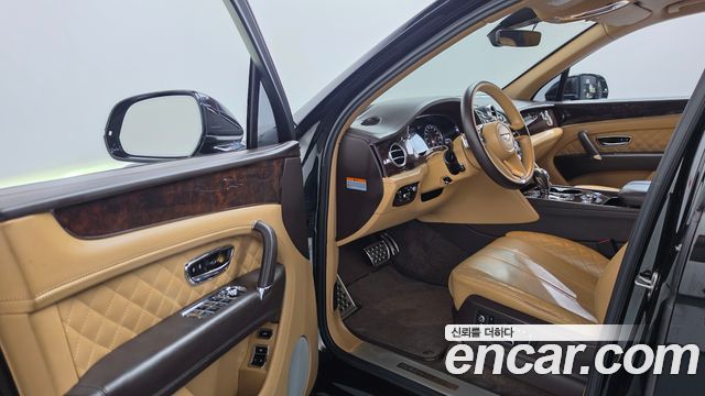 Bentley Bentayga 2018 — photo 13