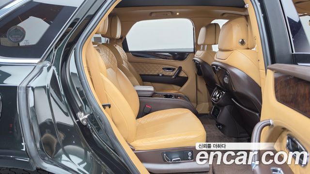 Bentley Bentayga 2018 — photo 17