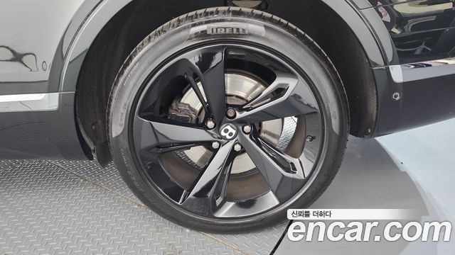 Bentley Bentayga 2018 — photo 7