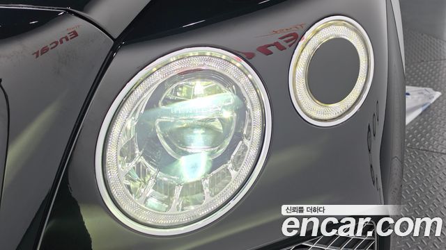 Bentley Bentayga 2018 — photo 8