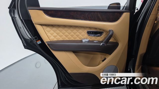 Bentley Bentayga 2018 — photo 15